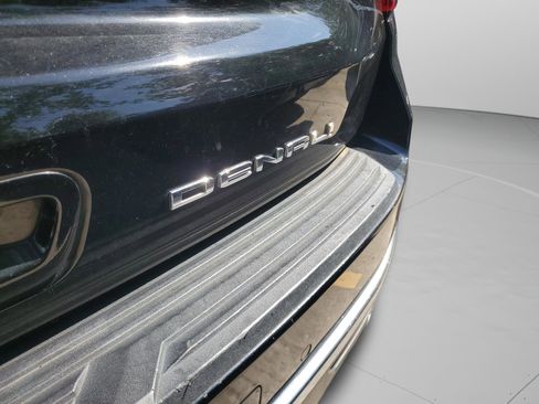 Used 2021 GMC Yukon Denali RWD image 28