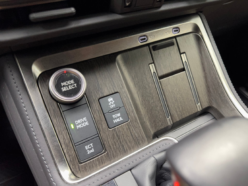 Used 2025 Lexus GX 550 w/ Accessory Package (2T) AWD/4WD image 72