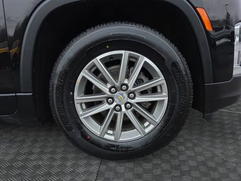 Used 2022 Chevrolet Traverse LT image 40