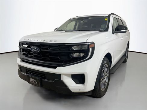 Used 2025 Ford Expedition Active AWD/4WD image 4