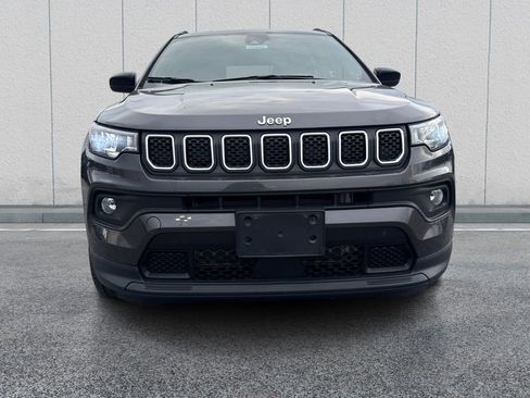 Used 2023 Jeep Compass Latitude image 2