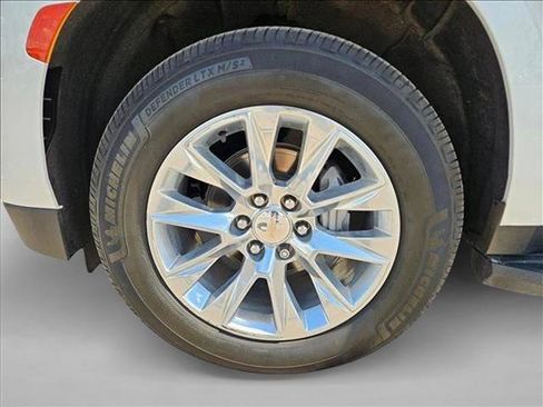 Used 2021 Chevrolet Suburban Premier w/ Premium Package image 26