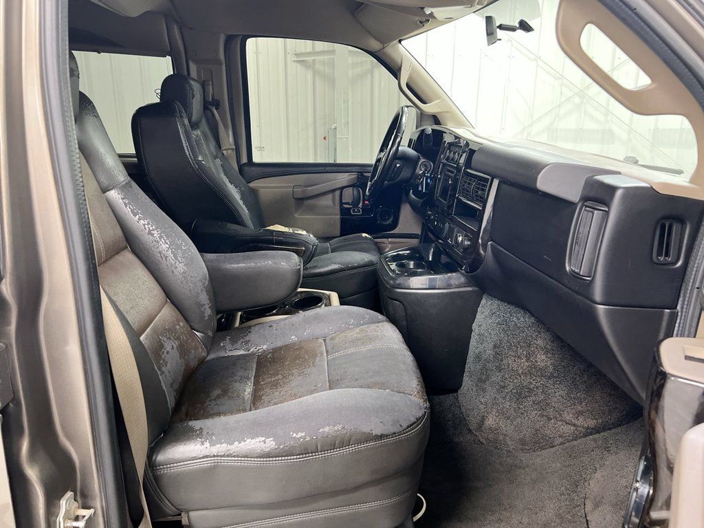 Used 2016 Chevrolet Express 2500 RWD image 21