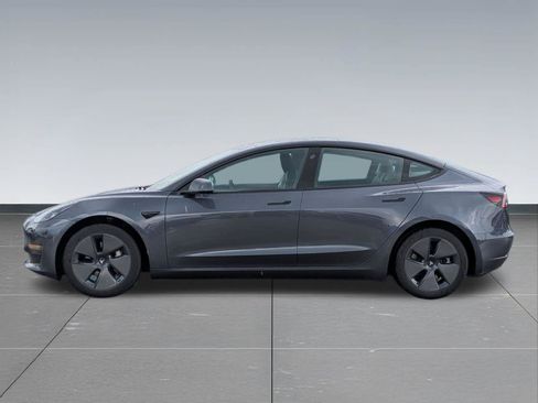 Used 2023 Tesla Model 3 Standard Range RWD image 3