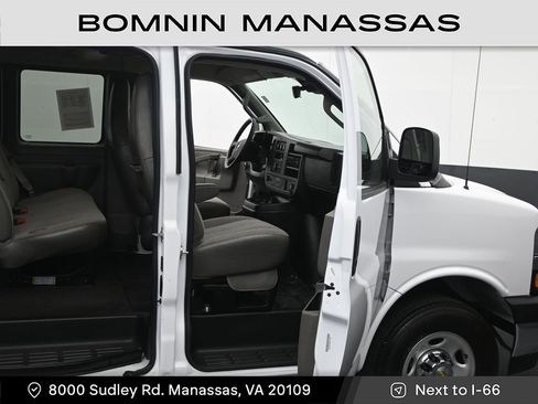 Used 2024 Chevrolet Express 3500 LT w/ LT Preferred Equipment Group RWD image 9