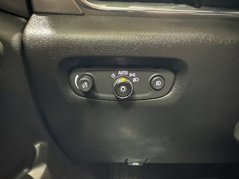 Used 2018 Chevrolet Traverse LT AWD/4WD image 17
