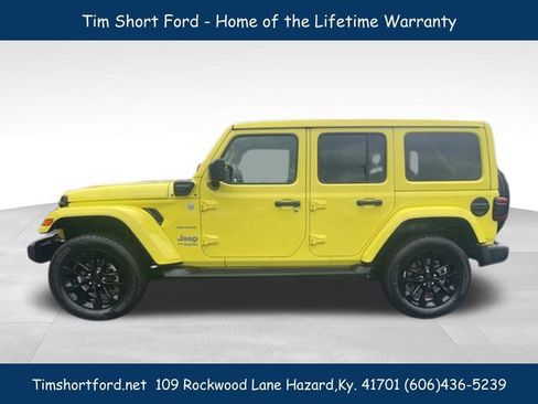 Used 2022 Jeep Wrangler Unlimited Sahara w/ Cold Weather Group AWD/4WD image 2