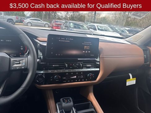 New 2026 Nissan Pathfinder Platinum image 14