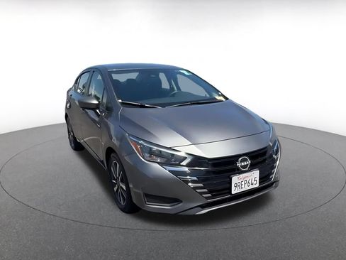 Used 2025 Nissan Versa SV FWD image 3