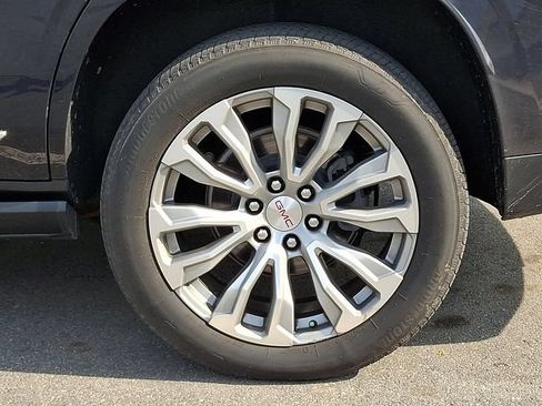 Used 2021 GMC Yukon Denali w/ Denali Premium Package AWD/4WD image 4