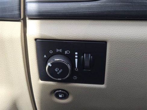 Used 2020 Jeep Grand Cherokee Laredo image 17