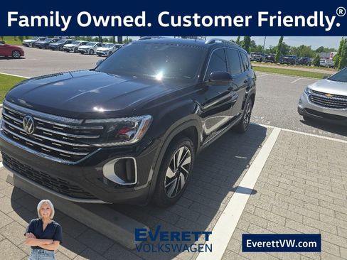 Used 2024 Volkswagen Atlas SEL AWD/4WD image 1