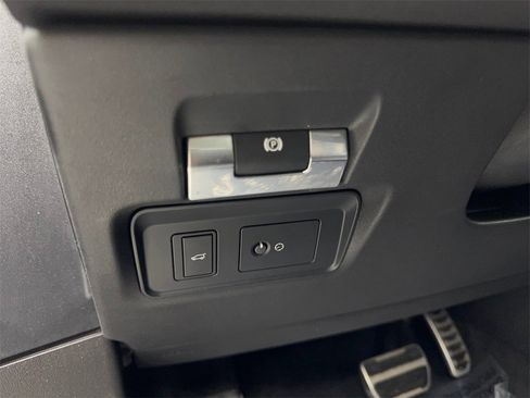 Used 2021 Land Rover Range Rover Evoque R-Dynamic SE image 55