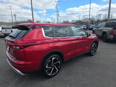 Used 2023 Mitsubishi Outlander Ralliart image 4