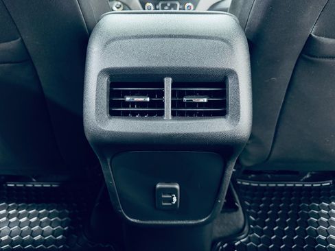 Used 2020 Chevrolet Equinox LS w/ LS Convenience Package image 35