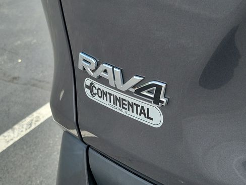 Certified 2022 Toyota RAV4 XLE w/ Convenience Package FWD image 9