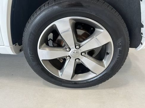 Used 2014 Jeep Grand Cherokee Overland AWD/4WD image 37