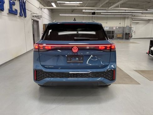 New 2026 Volkswagen Tiguan SEL R-Line AWD/4WD image 3