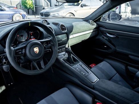 Used 2024 Porsche 718 Cayman GT4 RS image 40