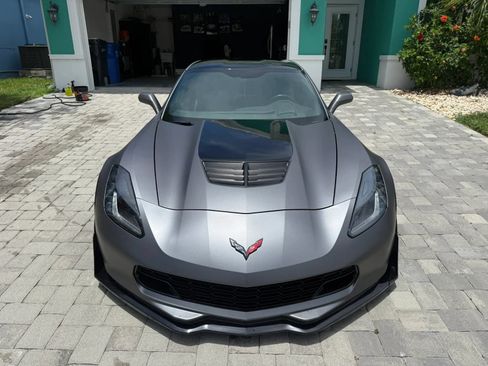 Used 2015 Chevrolet Corvette Z06 w/ 2LZ Preferred Equipment Group RWD image 2