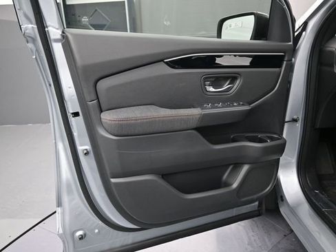 New 2026 Honda Pilot Sport image 4