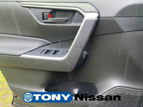 Used 2021 Toyota RAV4 LE image 30