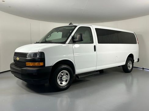 Used 2023 Chevrolet Express 3500 LS RWD image 3