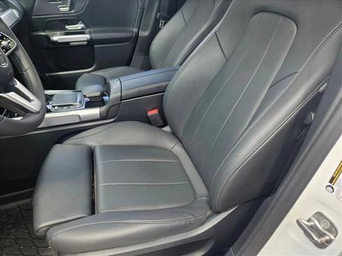 Used 2023 Mercedes-Benz GLB 250 image 12