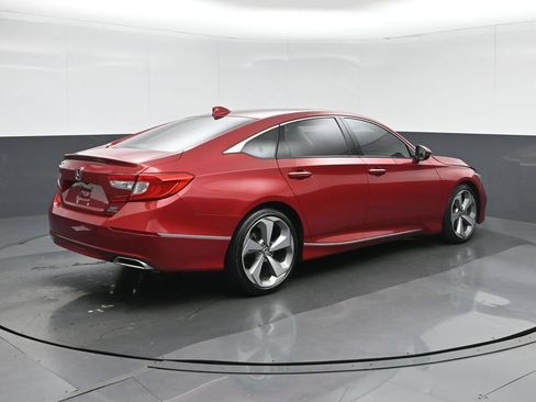 Used 2018 Honda Accord Touring image 7