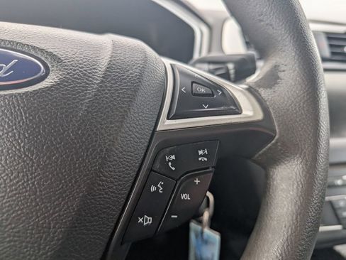 Used 2016 Ford Fusion SE image 13