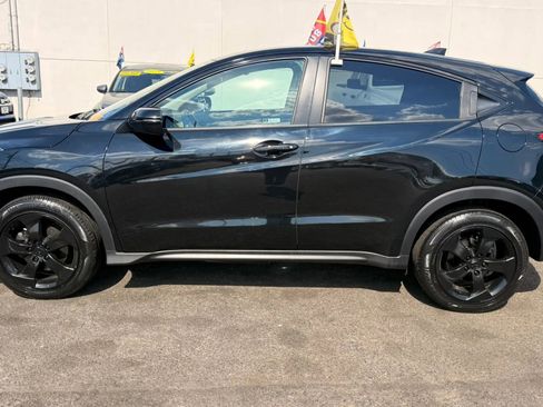 Used 2018 Honda HR-V EX image 10