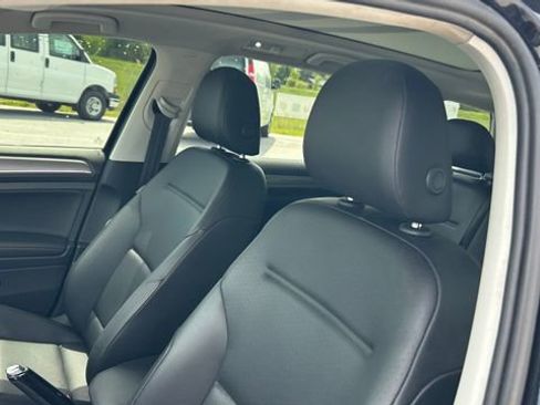 Used 2017 Volkswagen Golf Alltrack SE AWD/4WD image 16