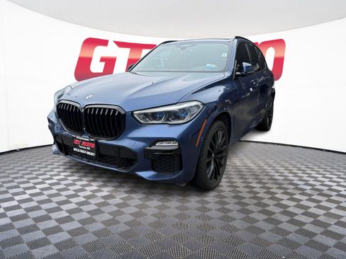 Used 2020 BMW X5 M50i w/ Executive Package image 3