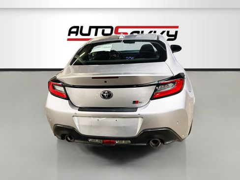 Used 2025 Toyota GR86 w/ ALL Weather Mat Package (TMS) RWD image 6