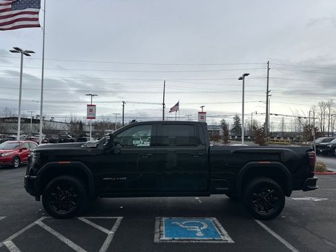 Used 2025 GMC Sierra 3500 AT4 w/ AT4 Premium Plus Package image 6