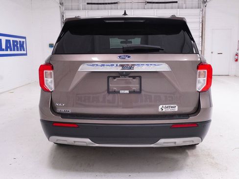 Used 2021 Ford Explorer XLT w/ Equipment Group 202A RWD image 29