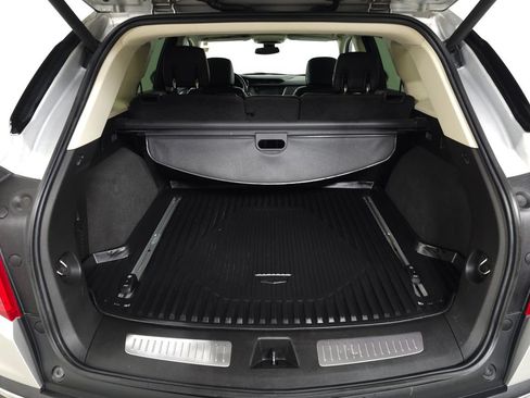 Used 2019 Cadillac XT5 Luxury AWD/4WD image 7