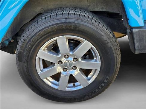 Used 2017 Jeep Wrangler Unlimited Sahara w/ Connectivity Group image 21