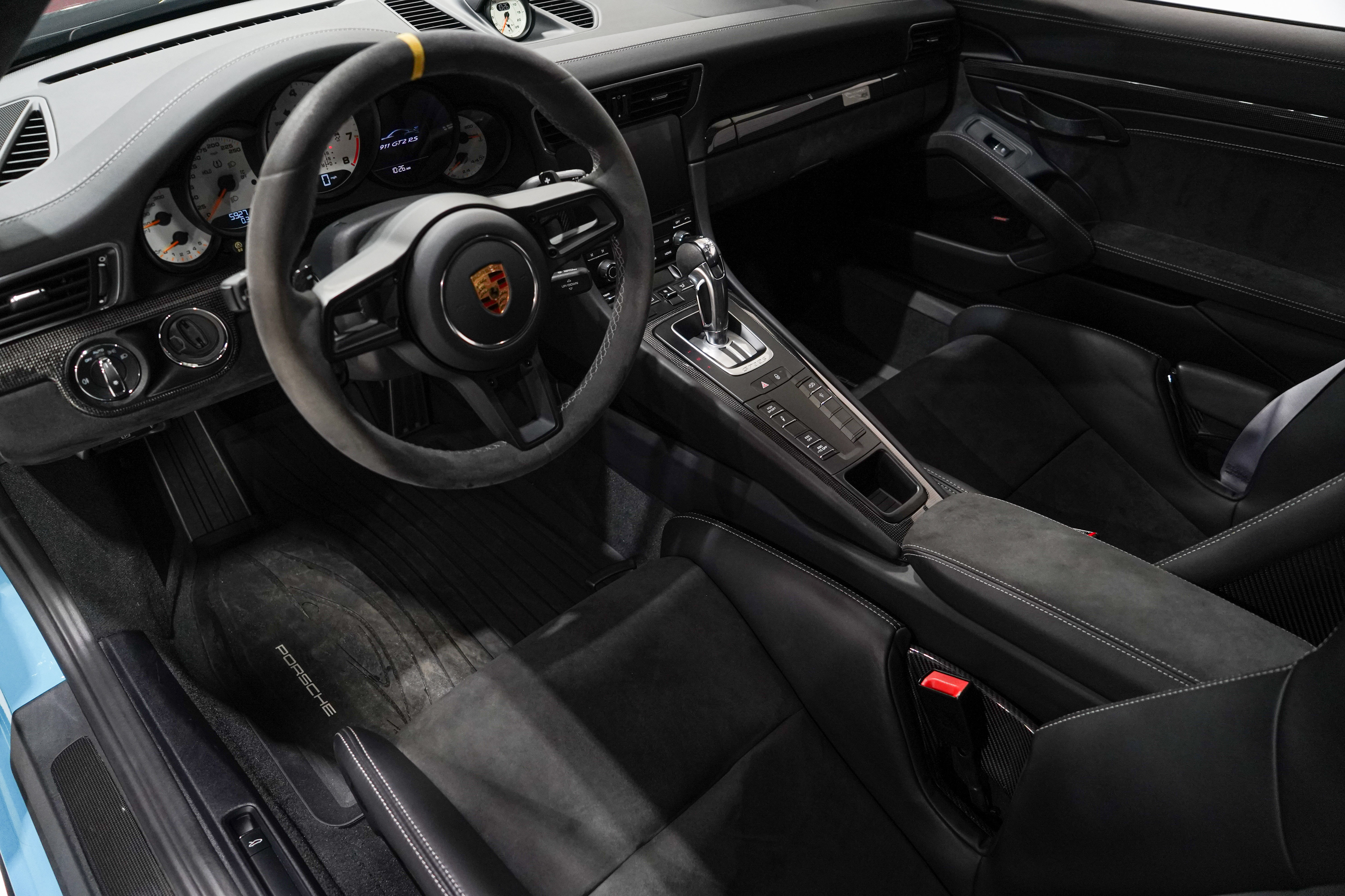 Used 2018 Porsche 911 GT2 RS RWD image 2