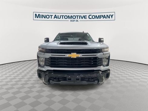 Used 2025 Chevrolet Silverado 2500 Custom w/ Custom Value Package AWD/4WD image 3