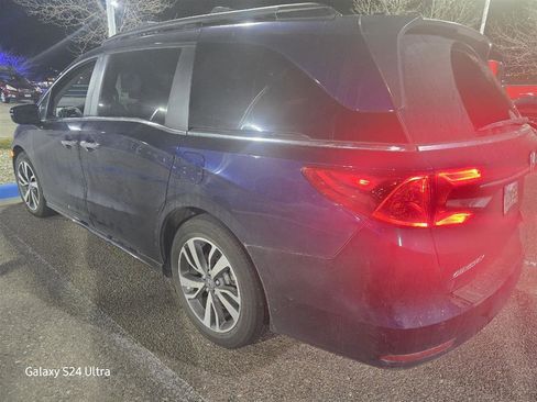 Certified 2023 Honda Odyssey Touring image 4
