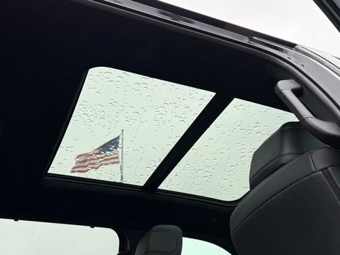 Used 2025 Toyota Tundra Platinum image 9