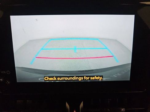 Used 2023 Toyota Corolla Cross LE image 27