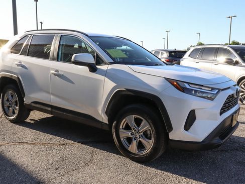 Used 2024 Toyota RAV4 XLE FWD image 3