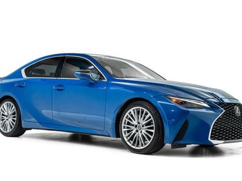 Used 2022 Lexus IS 300 w/ Premium Package RWD image 5