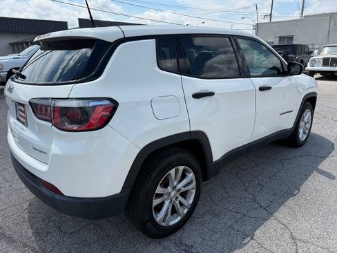 Used 2018 Jeep Compass Sport FWD image 4