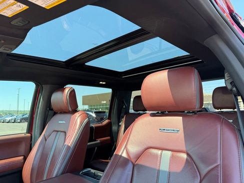 Used 2019 Ford F150 Platinum w/ Equipment Group 701A Luxury AWD/4WD image 22