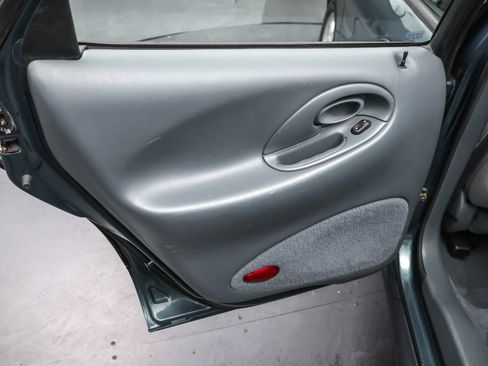 Used 1997 Ford Taurus GL FWD image 13