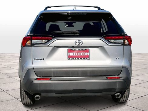 Used 2019 Toyota RAV4 LE w/ Carpet Mat Package image 7