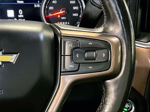 Used 2022 Chevrolet Silverado 1500 High Country w/ Technology Package AWD/4WD image 24